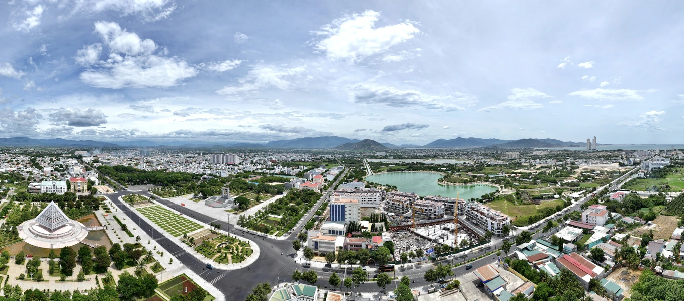 Hacom Tower sở hữu tầm view panorama (tầm nhìn toàn cảnh) ôm trọn núi, biển, quảng trường trung tâm và hồ điều hòa 12,7ha