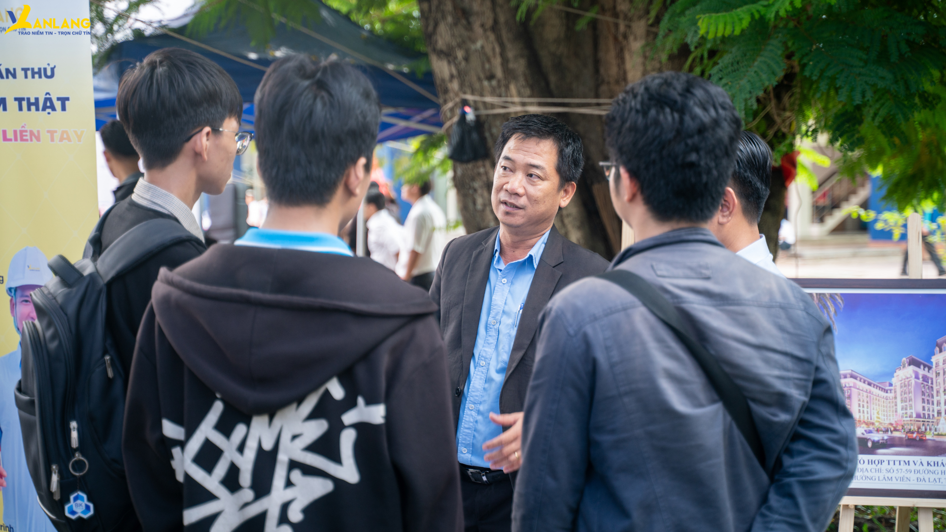 Một kỹ sư không trưởng thành trong những điều kiện thuận lợi. Người ta chỉ thực sự lớn lên sau những lần va chạm với thực tế.