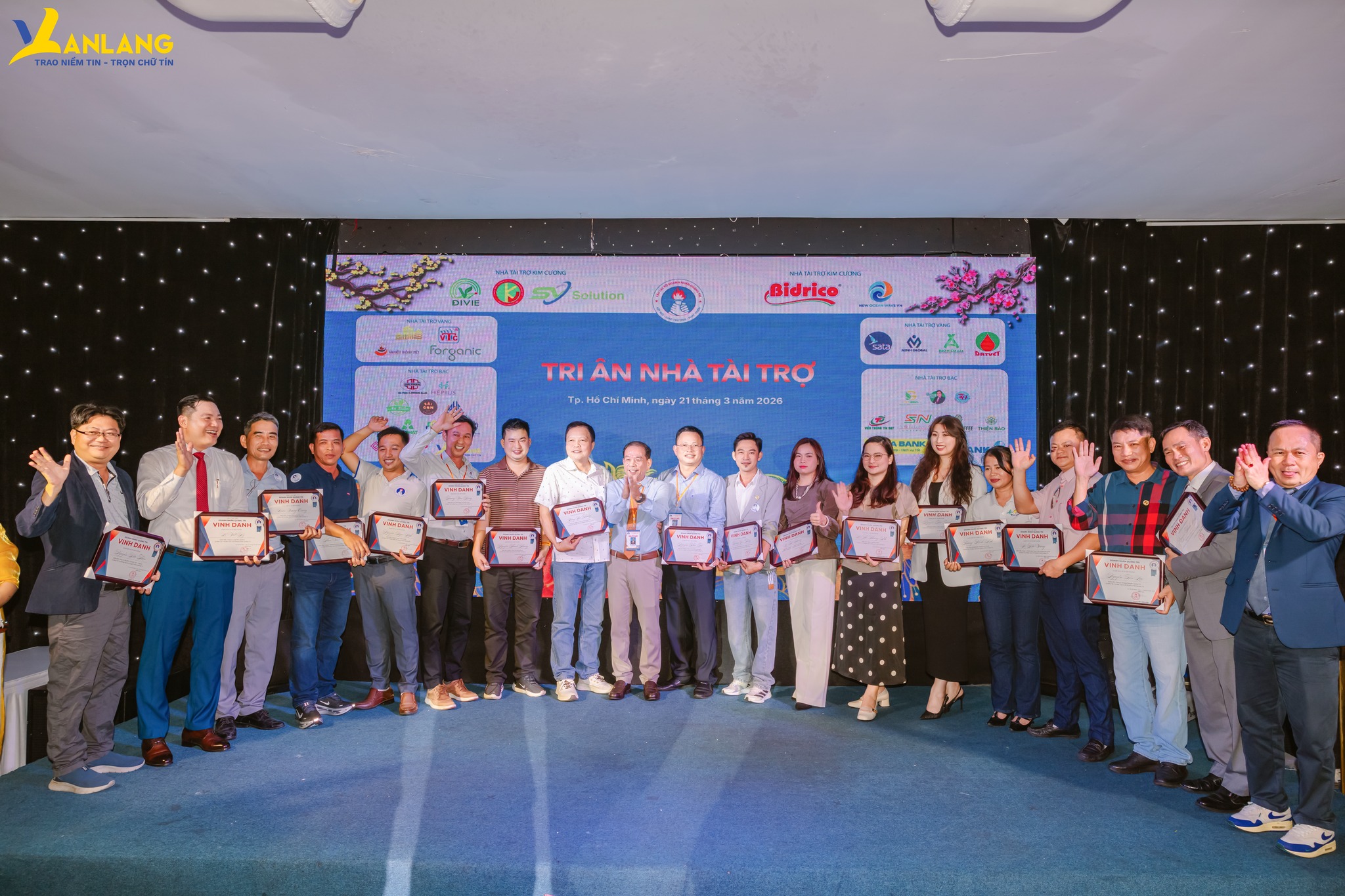 Van Lang is honored to be the Silver Sponsor for the “Spring Connection - Accompanying Development” program organized by the Quang Tri Entrepreneurs Club.