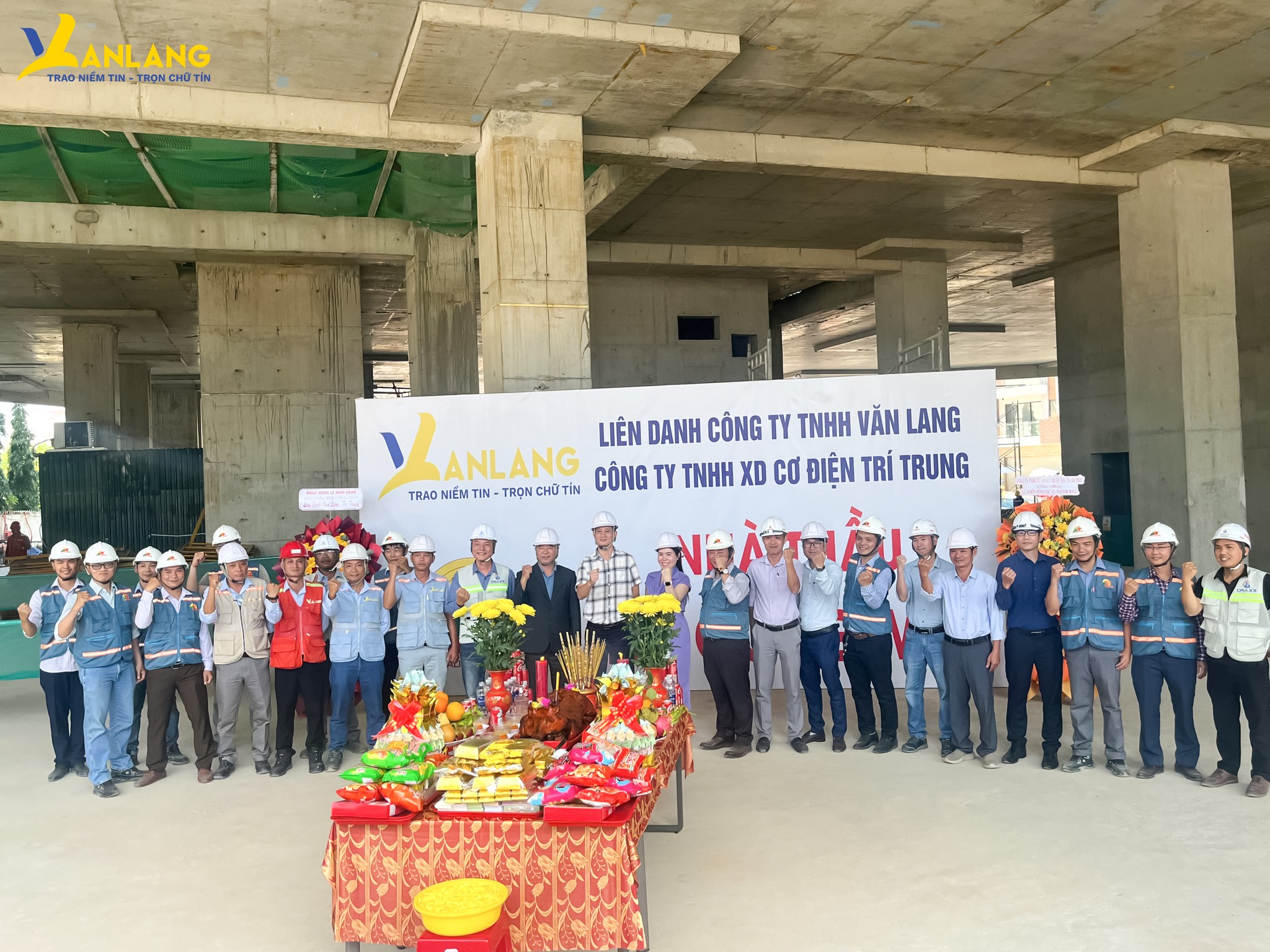 The Van Lang - Tri Trung Consortium organizes the "Commencement Ceremony for the Mechanical and Electrical (MEP) Package," marking a significant milestone in the project's construction journey.
