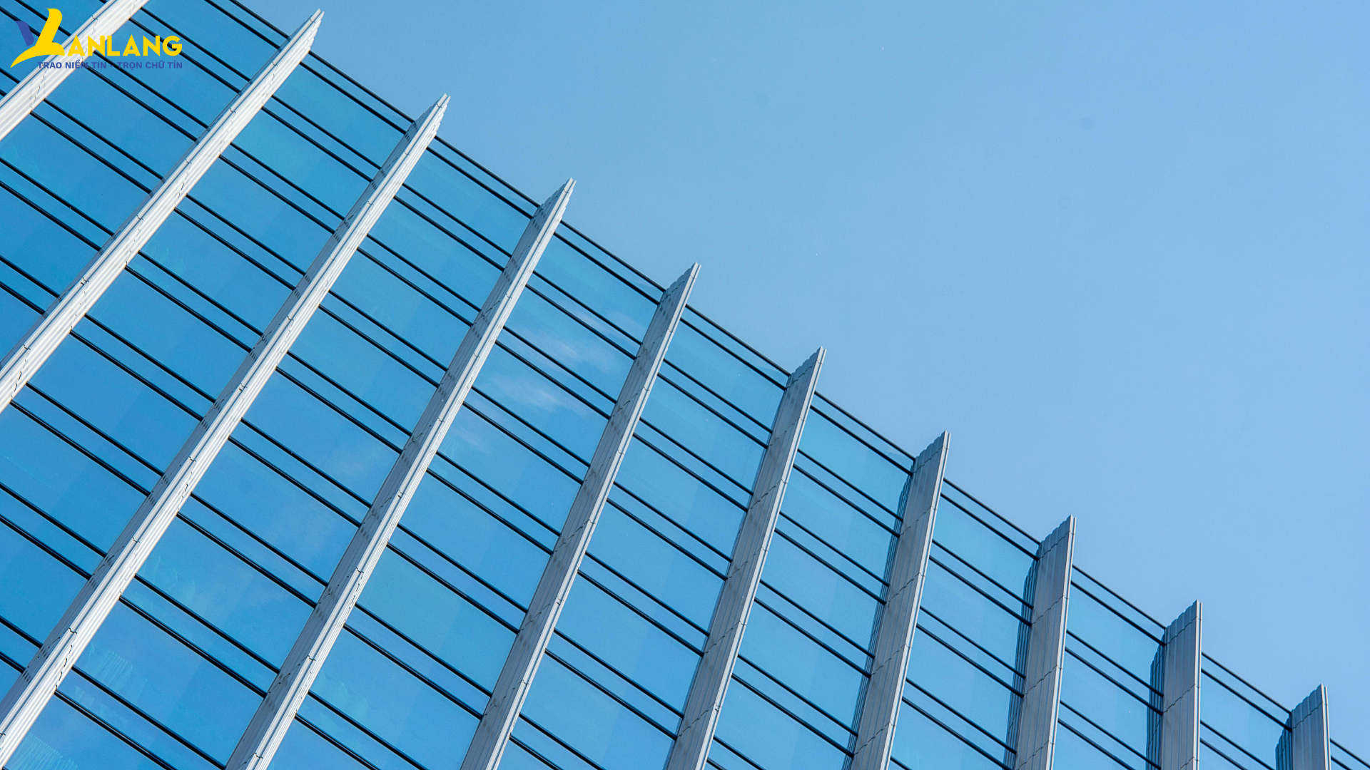 A precisely fabricated structural system minimizes discrepancies during erection, reduces site-related issues, increases durability, and significantly saves on future repair costs.