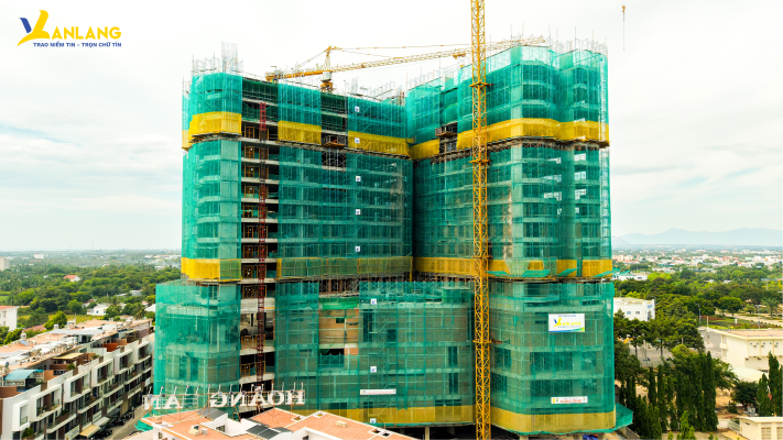 Trái tim và nhiệt huyết của đội ngũ kỹ sư, công nhân Văn Lang - "huyết mạch" đưa dự án HACOM MALL cập bến đúng tiến độ và chất lượng.