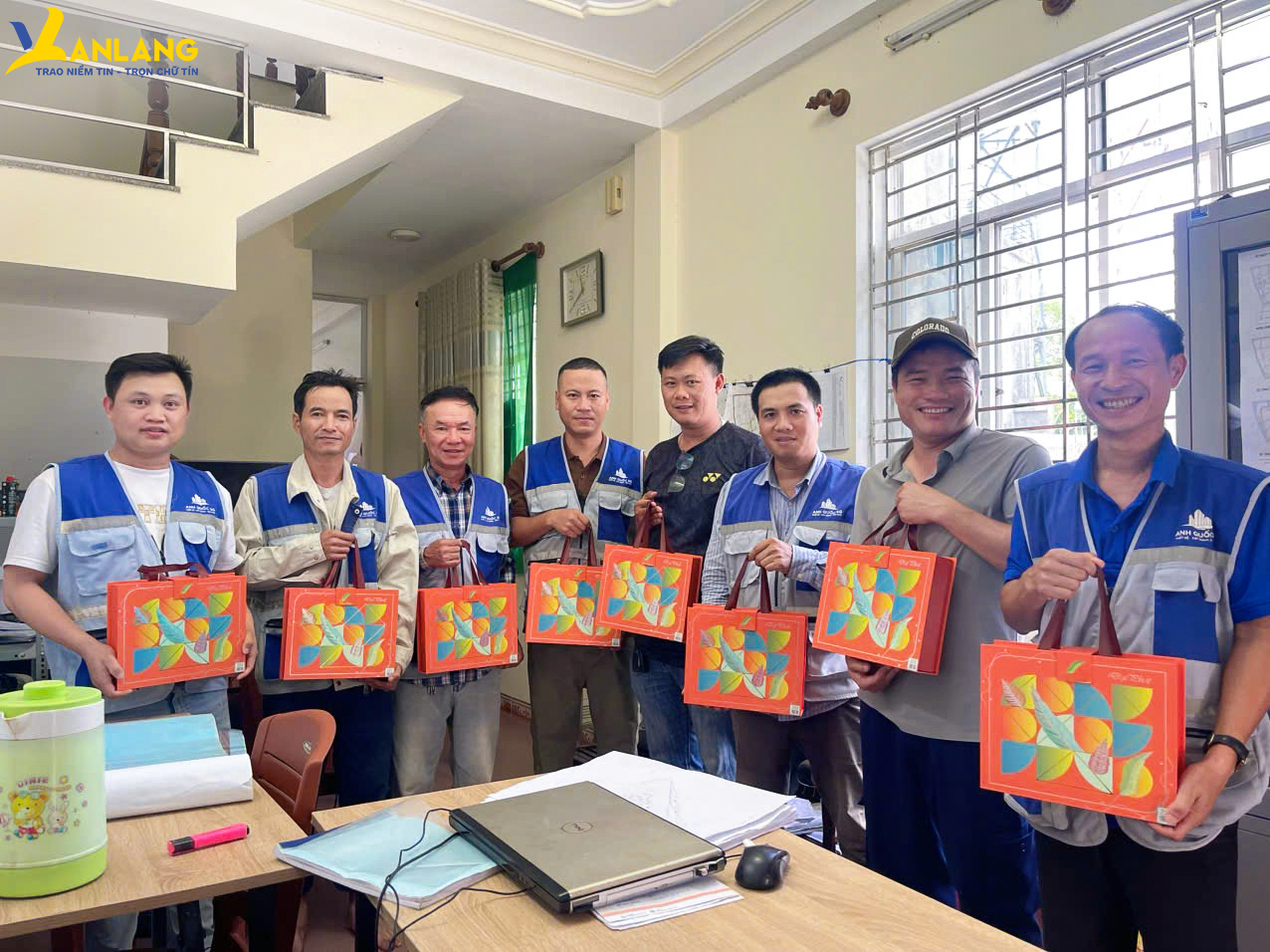 Project management team of Sandals commercial and service building Hue.